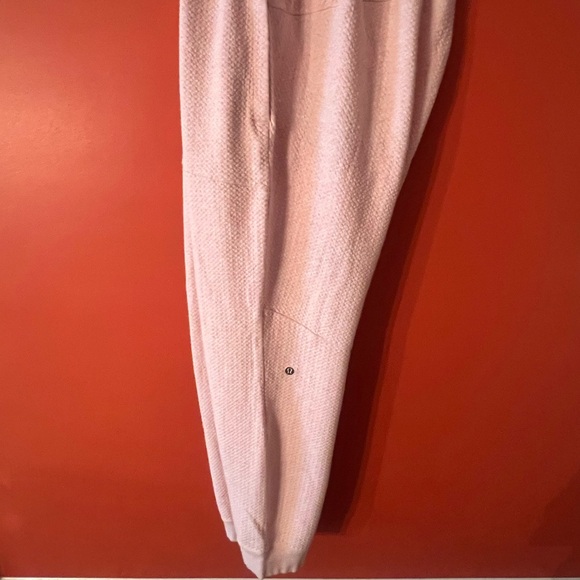 lululemon At Ease Jogger Heathered Pink Mist - Large - like new - Picture 6 of 6